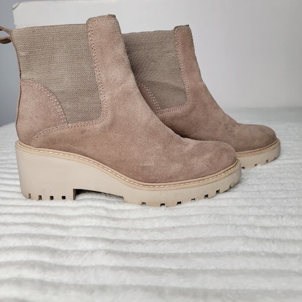 Dolce Vita Haddie Boots 6M Taupe Suede Leather Lug‎ Sole Platform Chelsea